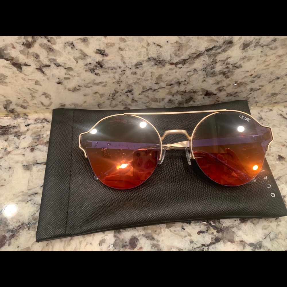 QUAY SUNGLASSES